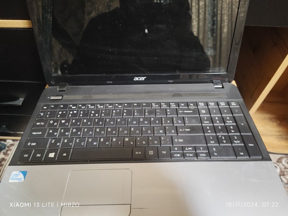 Acer. Pentium inside. 500 GB. WIN 7. 2009. Bir qo'l