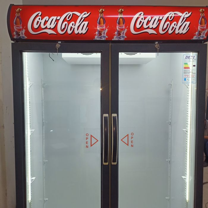 СКИДКА !!! Продаются витринные холодильник.
