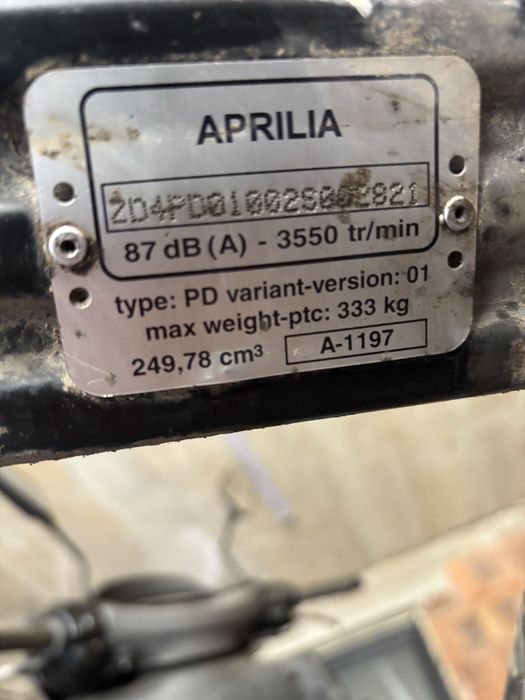 Scuter aprilia leonardo ST 250cc