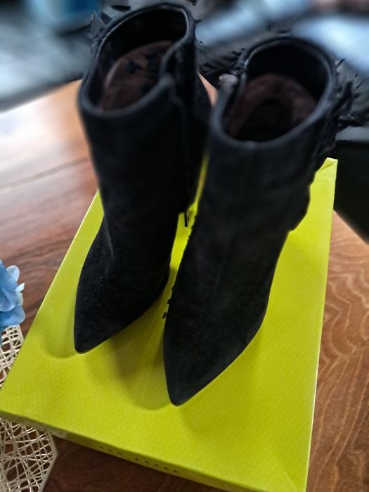 Ghete ted baker marimea 35