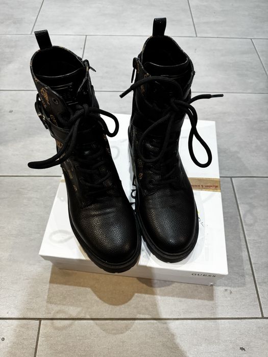 Къси ботуши\ кубинки Guess