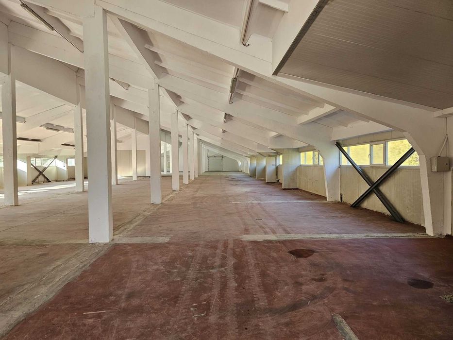 Дава се под наем Склад в с. Стряма, Област Пловдив - 1500 кв.м за 4500 € - Снимка #2