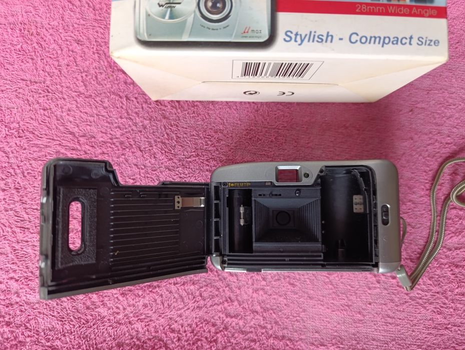 Плёночные фотоаппараты Samsung и Wizen  Япония
