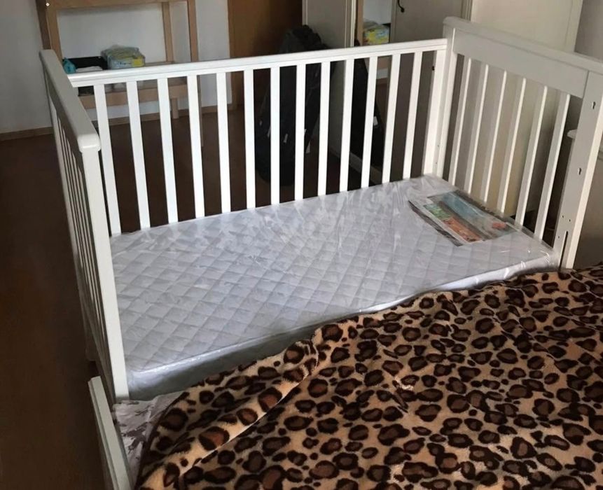 Patut co-sleeping + masă de înfășat