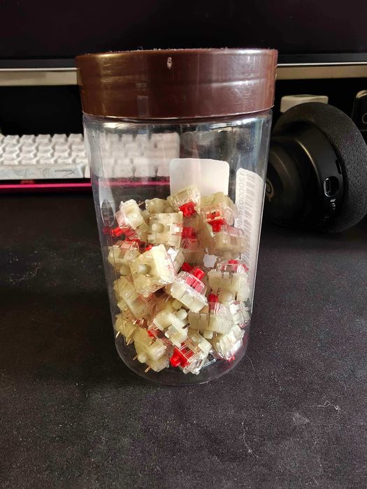 Оригинални чисто нови суичове за клавиатура - Cherry mx red switches