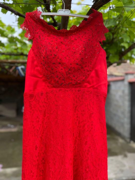 Роклите се продават!