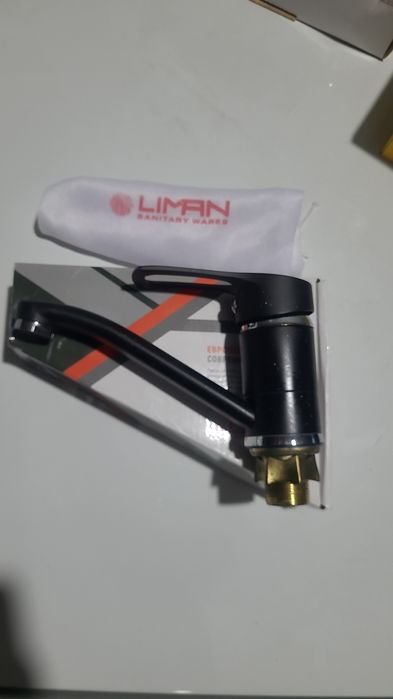 Смесителья для раковины и кухни