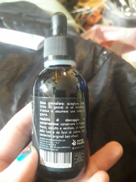 Продавам Detoxil Water
