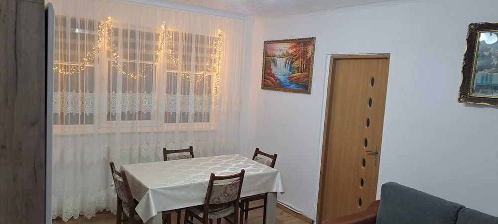 Vand apartament cu doua camere