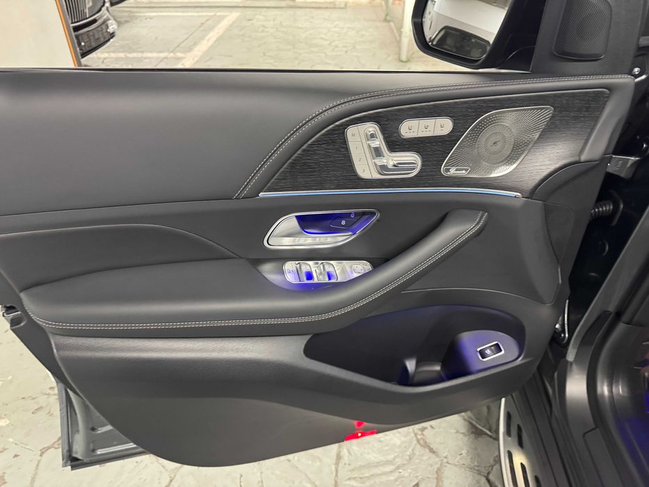 GLE 450 SUV Graphite gray on black