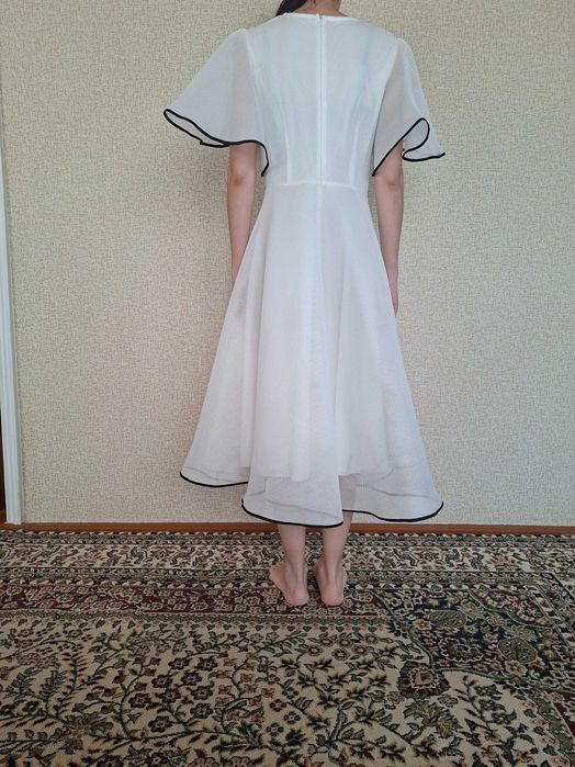 Продаётся вечерние платья , новые .