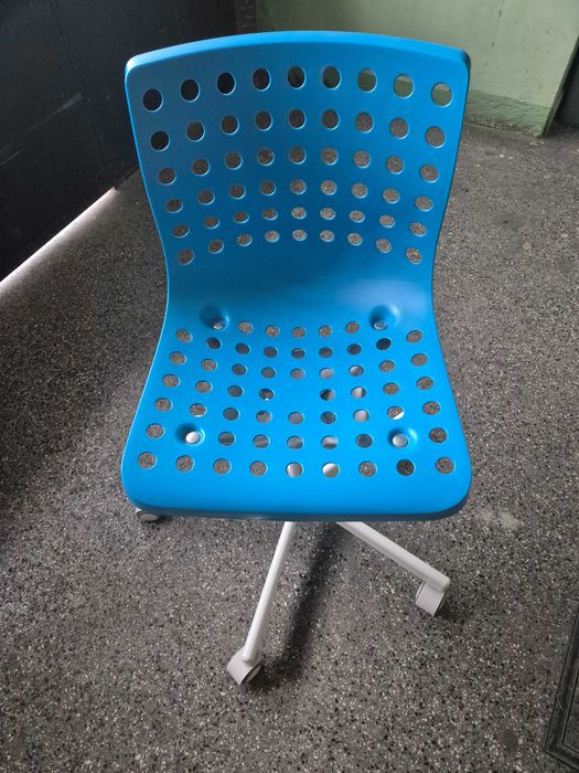 Ученически/офис стол на колелца