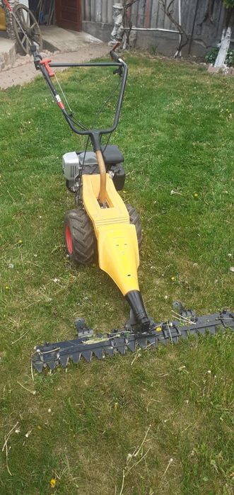 Vând cositoare iarba fan