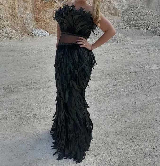 Рокля с кокоши пера