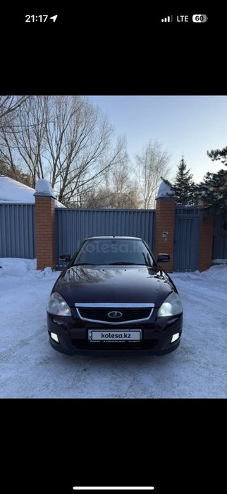 Продам приору хорошем состояни вложени не требует родной окрас