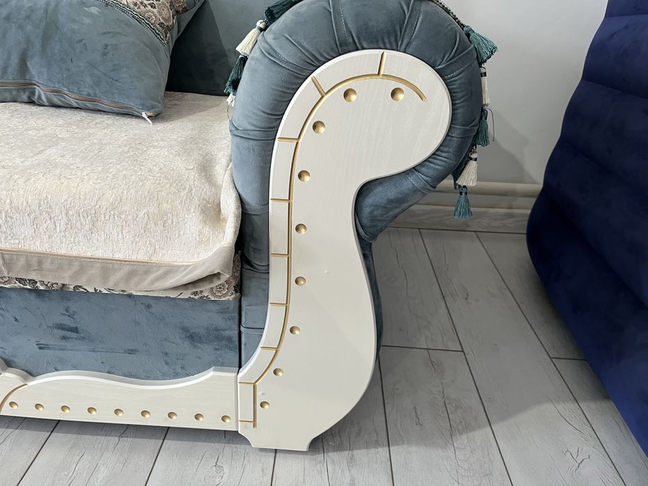 Продаеться диван в отличном состояний