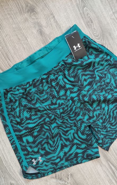 Нови дамски шорти Under Armour M size