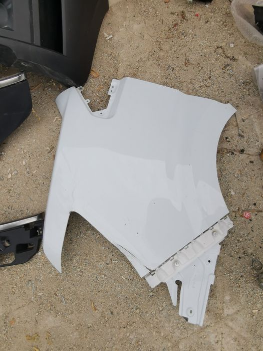 Bara grila aripa stânga dreapta radiatoare Renault master 5 2024/2025/2026