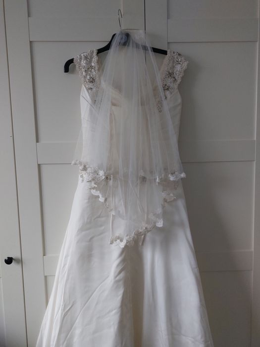 Rochie de mireasa simpla  si voal, Ivoire - marimea M