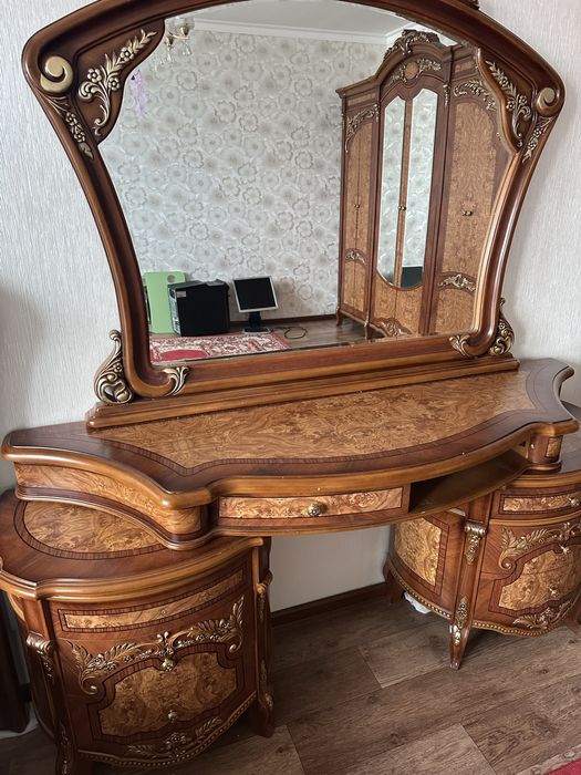 Спальный гарнитур