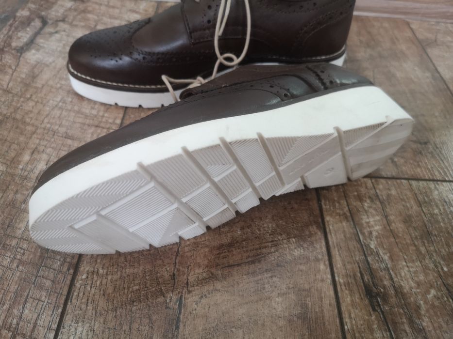 Нови обувки естествена кожа, номер 38. 5
