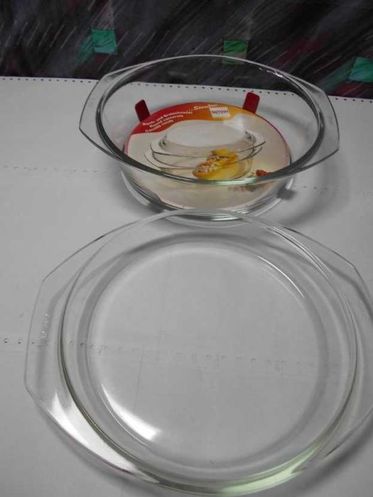 Vas yena sticla termorezistenta Star Line cu capac 2,5 litri