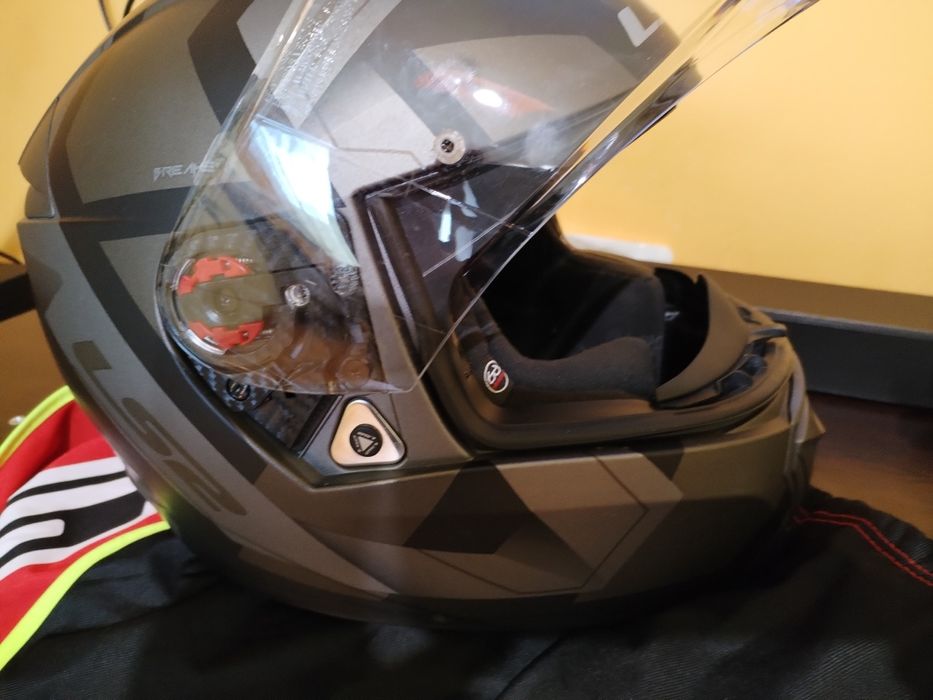 Каска LS 2 FF390