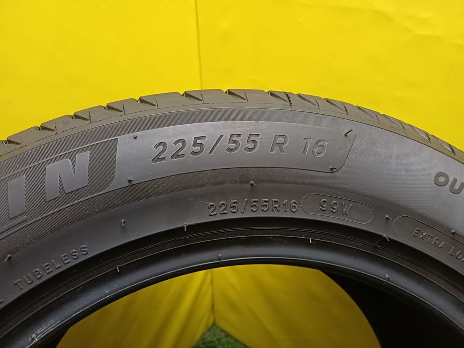 Шина 225/55 R16 Michelin.