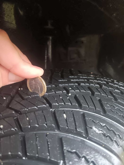 Гуми 235/65/17 всесезонни, 4 броя