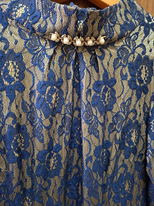 Костюм новый турецкий.  Размер 40. А также платья на 46 размер