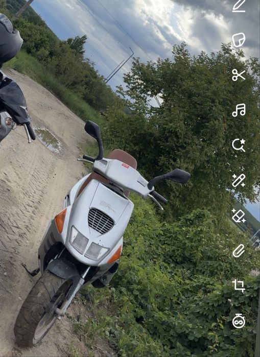 Vand scuter Aprilia Sr replica de 49