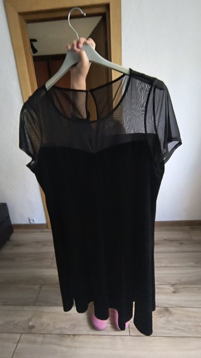 Rochie elegantă, care se așează foarte bine, o catifea delicată