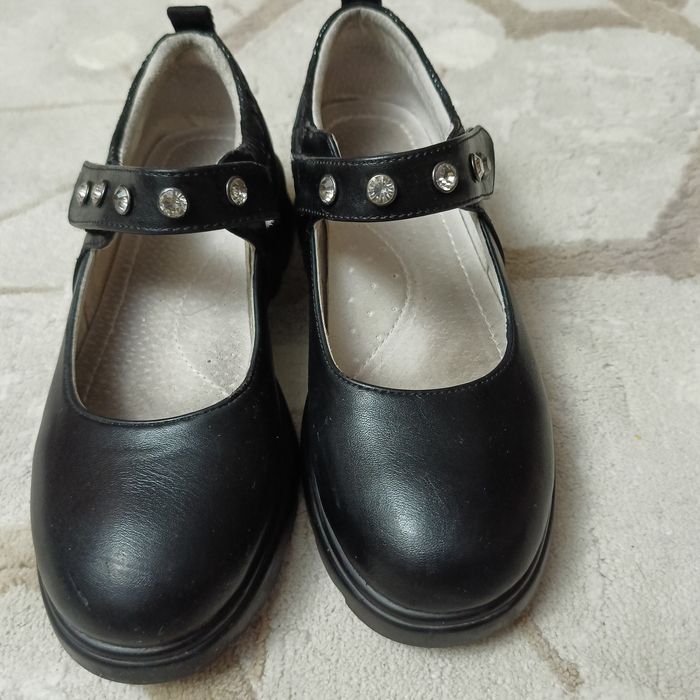 Продам туфельки на девочку