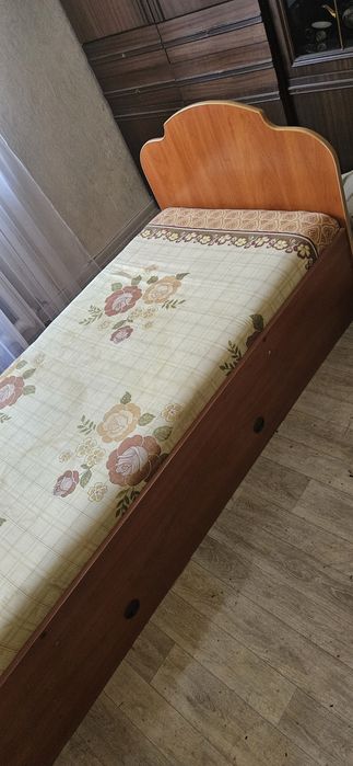 Отдам даром кровать