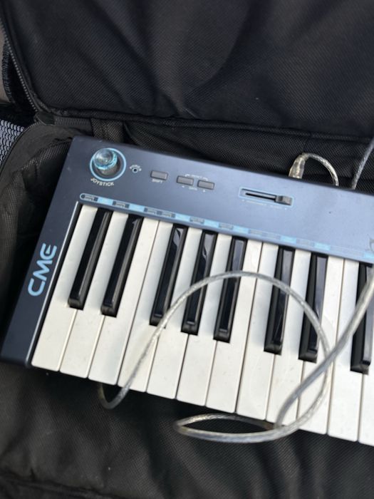 Orga, clapa midi CME m-key v2
