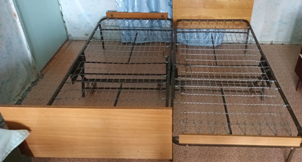 Кровать железная складная времен СССР