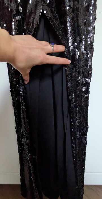 Официална черна рокля с пайети,носена веднъж