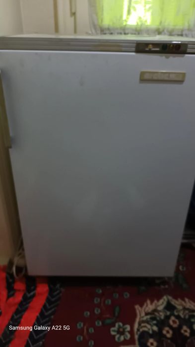 Vând frigider 550 lei