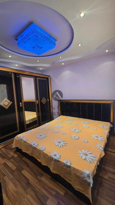 Продава се Двустаен апартамент в Пловдив, Изгрев - 75 кв.м за 1048 €/кв.м - Снимка #8