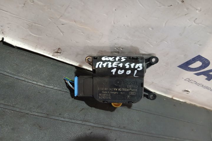 Motoras clapeta aeroterma stanga 0132801342 0132801342 Volkswagen VW