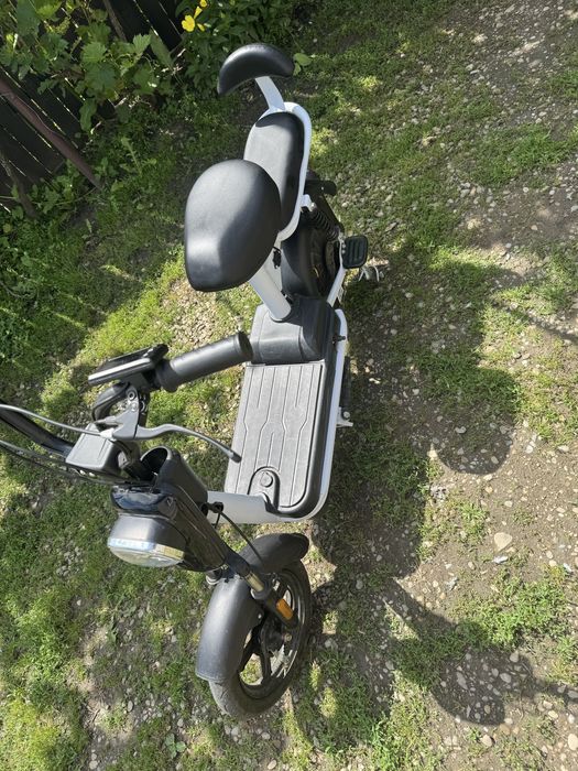 Vand sau schimb moped electric
