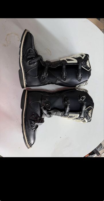 Кросови Ботуши FLY Maverick - 42