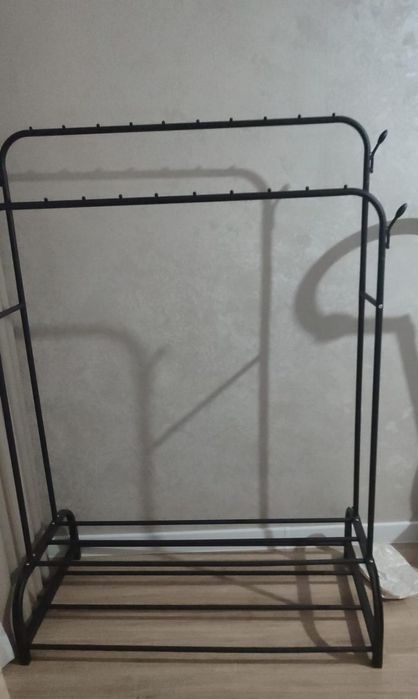 Продам вешалку для вещей