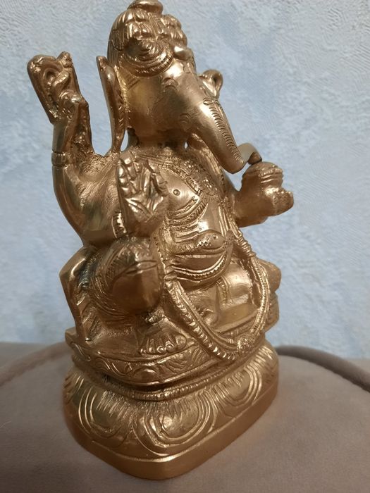 Бронзовый    Статуэтка.