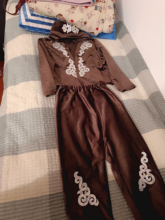 Продам костюм детский