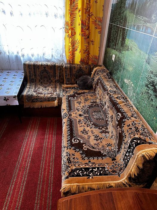 Отдам бесплатно диван.