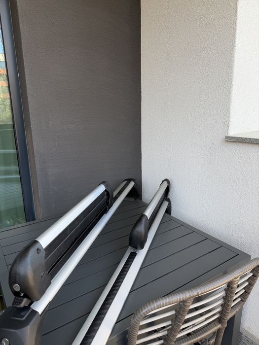 Оригинален Toyota 5-то поколение — Toyota RAV4 XA50-ски/сноуборд багажник с кросбари, използван само веднъж, в чисто ново състояние.