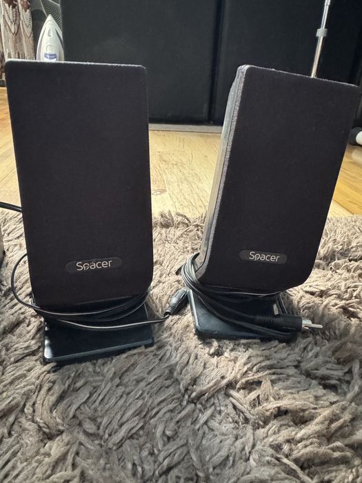 Boxe cu conectare prin cablu