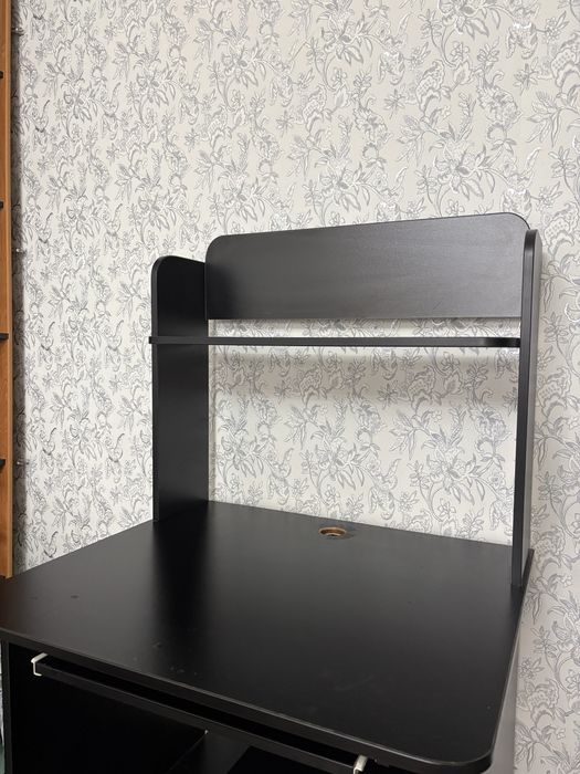 Продам компьютерный стол