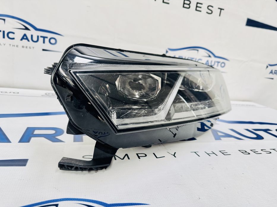 Far stanga Full Led Skoda Octavia 4 cod 5E4941015A